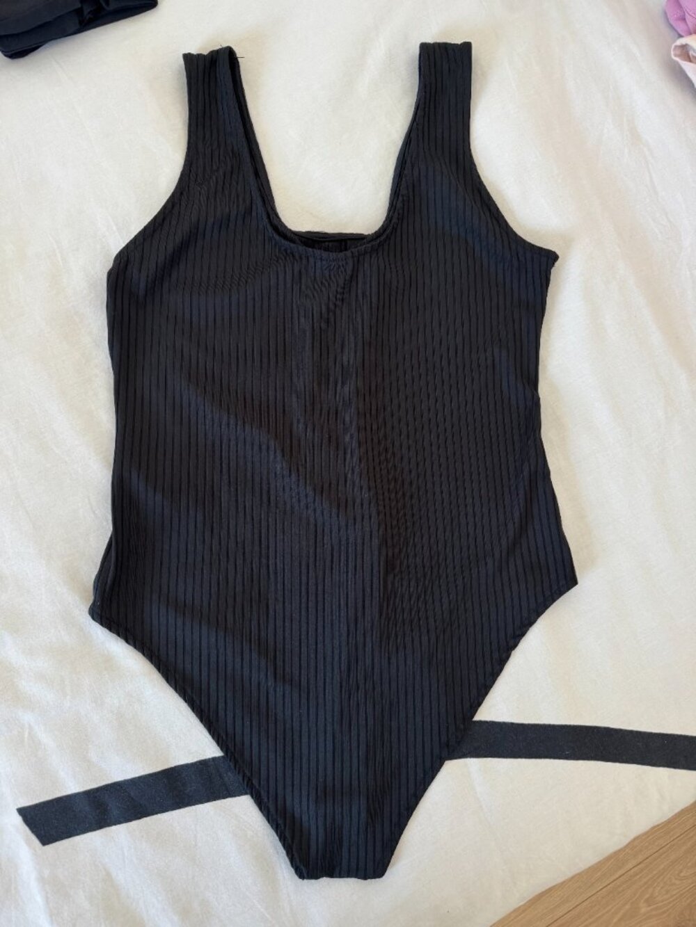 H&M Black Ribbed Button Front Bodysuit Tank Top Sz L - Picture 5 of 5